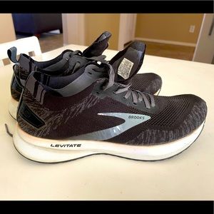 Women’s Brooks Levitate 4